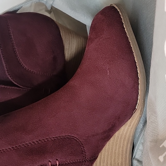 DV BY DOLCE VITA Goldie Bootie Burgundy - Picture 5 of 5